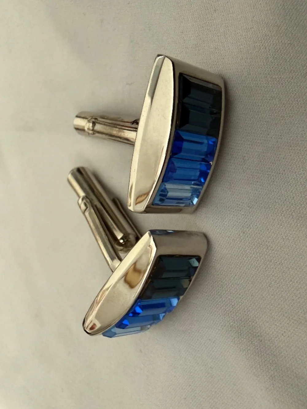 1 Pair of Cufflinks Bachrach Blue Gradient Crystal Rectangular Shape
